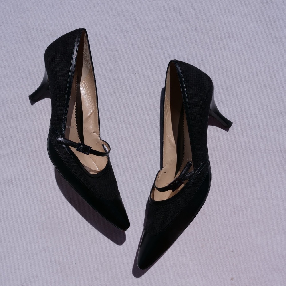 90s/y2k Amalfi black wingtip pointy toe made in Italy kitten heels